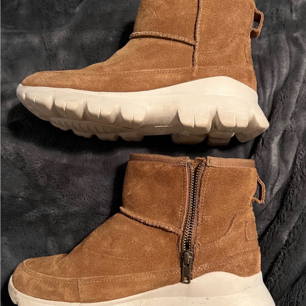 Ugg Side Zip-Up Boots